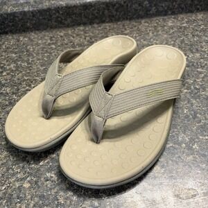 Vionic 44 Wave Tan Thong Sandal Flip Flops - Men's Size 9 (Women's 10) - EUC